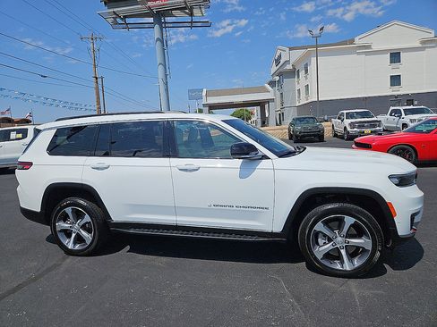Used 2025 Jeep Grand Cherokee L Limited w/ Luxury Tech Group II AWD/4WD image 6