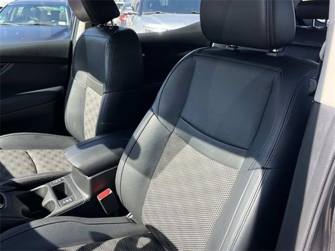 Used 2022 Nissan Rogue Sport SV w/ Technology Package image 27