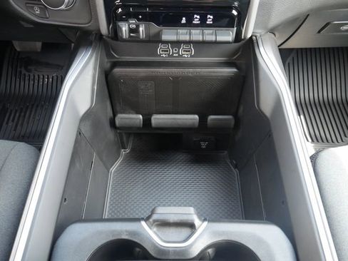 Used 2025 RAM 1500 Big Horn AWD/4WD image 24