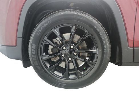 Used 2019 Jeep Cherokee Latitude Plus image 30