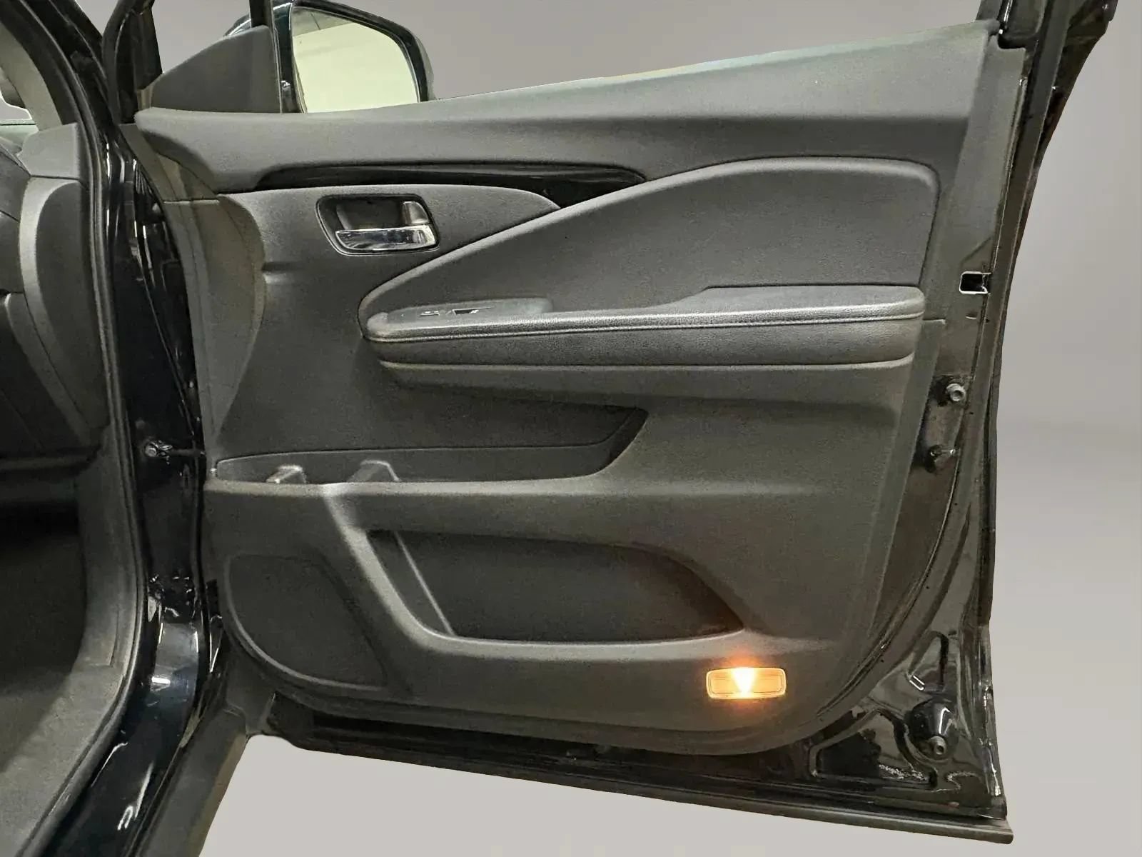 Used 2016 Honda Pilot Touring image 31