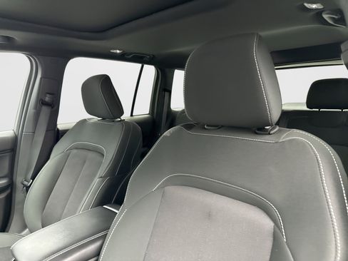 Used 2025 Jeep Grand Cherokee Laredo X w/ Luxury Tech Group I AWD/4WD image 11