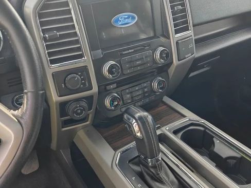 Used 2016 Ford F150 Lariat w/ Equipment Group 502A Luxury AWD/4WD image 18