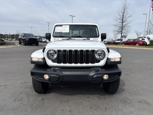 Certified 2025 Jeep Gladiator Sport image 3