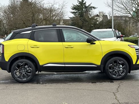 New 2026 Nissan Kicks SR image 8