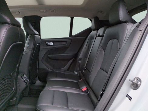 New 2025 Volvo XC40 B5 Core w/ Protection Package Premier image 13