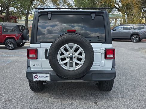 Used 2023 Jeep Wrangler Sport S image 6