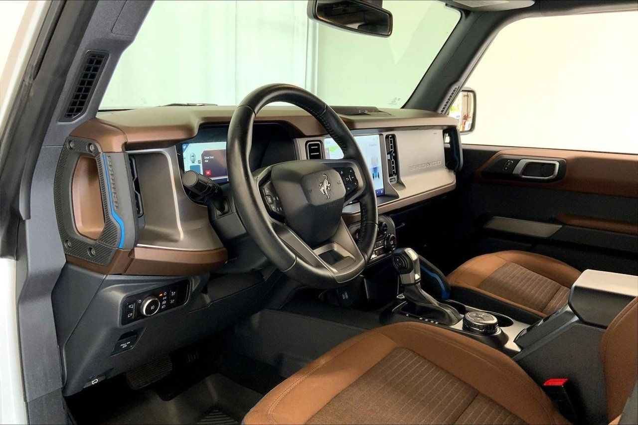 Used 2023 Ford Bronco Outer Banks AWD/4WD image 14