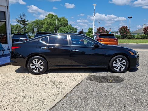 Used 2023 Nissan Altima 2.5 S FWD image 7