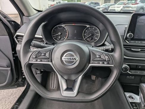 Used 2022 Nissan Altima 2.5 SV AWD/4WD image 8