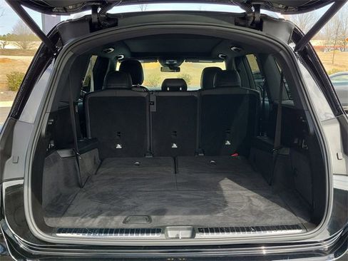 Used 2024 Mercedes-Benz GLS 450 4MATIC image 9