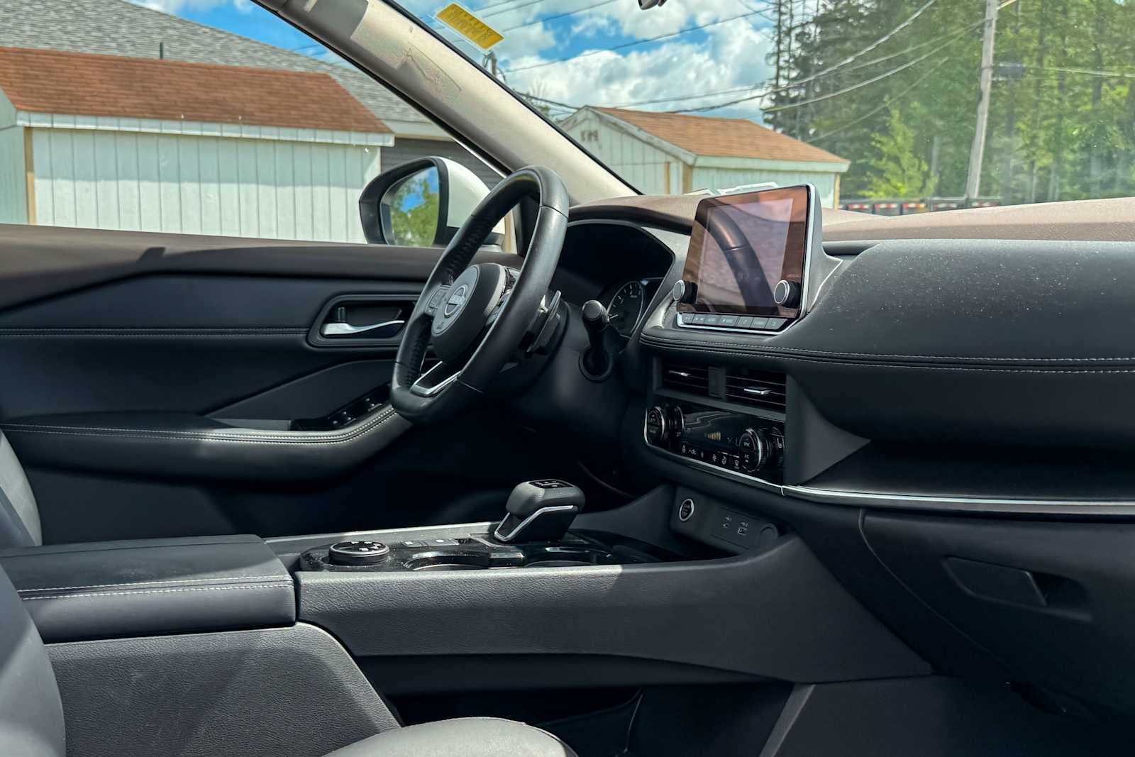 Certified 2023 Nissan Rogue SV w/ SV Premium B Package AWD/4WD image 10
