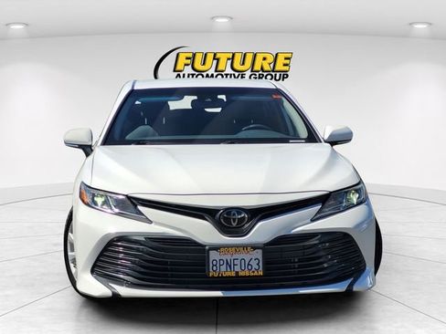 Used 2019 Toyota Camry LE w/ Convenience Package image 2