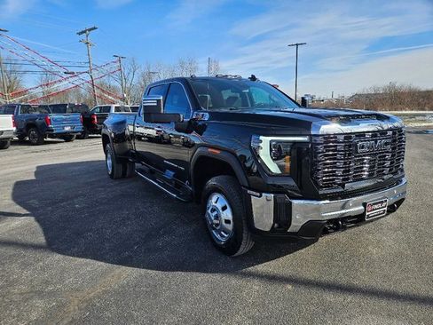 Used 2025 GMC Sierra 3500 SLT w/ SLT Premium Package image 9