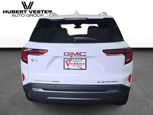 Used 2026 GMC Terrain Elevation w/ Elevation Premium Package AWD/4WD image 4