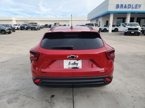 New 2026 Chevrolet Trax RS w/ Driver Confidence Package image 5
