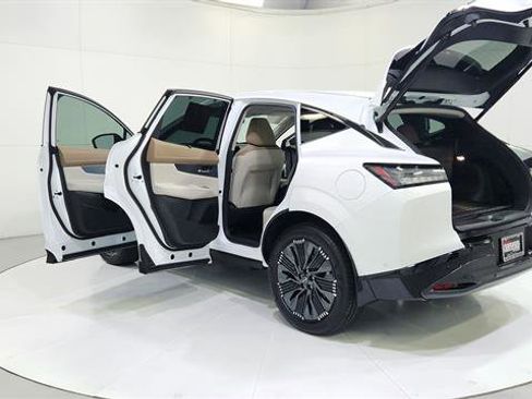 Certified 2025 Nissan Murano Platinum w/ Cargo Package image 11