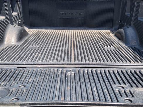 Used 2024 Nissan Titan SV w/ SV Convenience Package RWD image 30