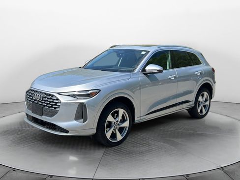Used 2025 Audi Q5 Premium Plus w/ Premium Plus AWD/4WD image 3