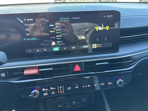 Used 2025 Kia K5 GT-Line w/ GT-Line Premium Package image 33