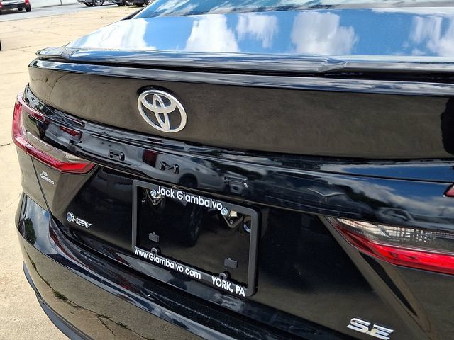 Used 2025 Toyota Camry SE FWD image 31