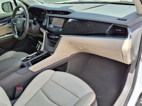 Certified 2023 Cadillac XT6 Premium Luxury image 8