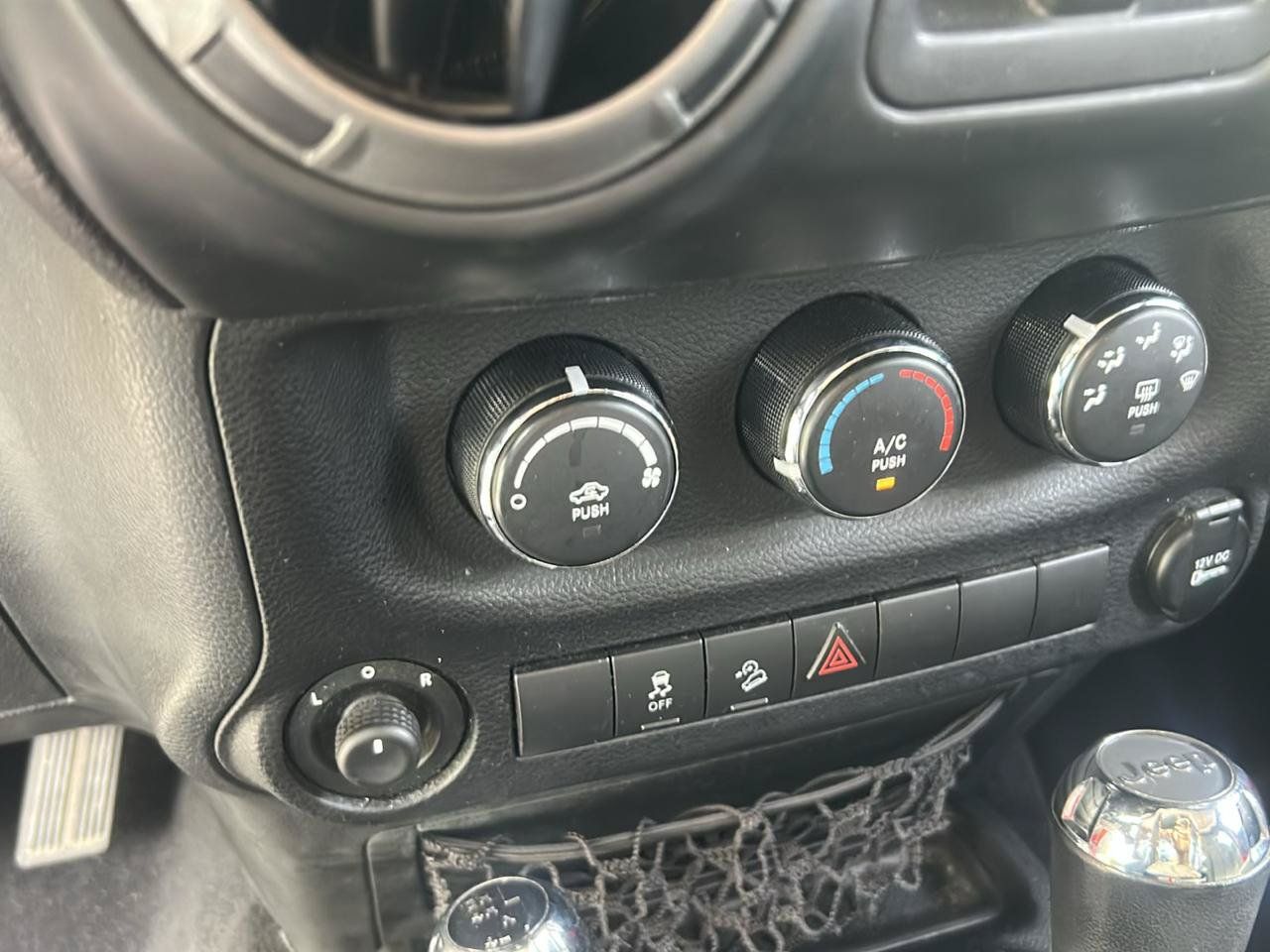 Used 2014 Jeep Wrangler Unlimited Sport w/ Quick Order Package 24S AWD/4WD image 14