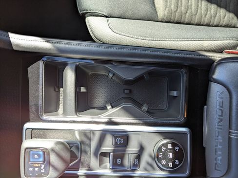 Used 2022 Nissan Pathfinder S AWD/4WD image 25