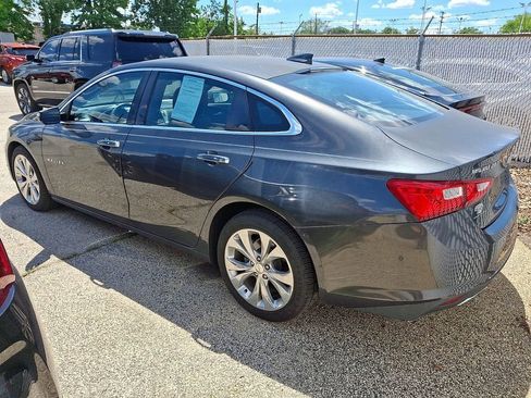 Used 2017 Chevrolet Malibu Premier w/ Driver Confidence Package FWD image 10