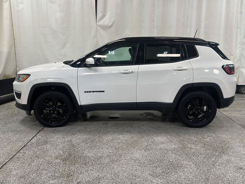 Used 2019 Jeep Compass Latitude AWD/4WD image 2