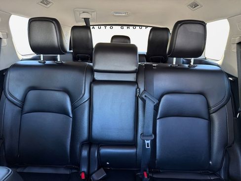 Certified 2025 Nissan Pathfinder SL image 23