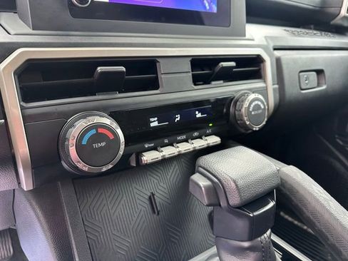 Used 2025 Toyota Tacoma SR AWD/4WD image 15