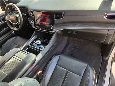 Used 2024 Jeep Wagoneer L Series II w/ Flexible Seating Group image 20