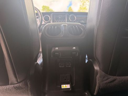 Used 2021 Jeep Wrangler Unlimited Sahara AWD/4WD image 12