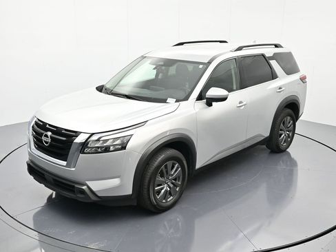 Certified 2024 Nissan Pathfinder SV image 29