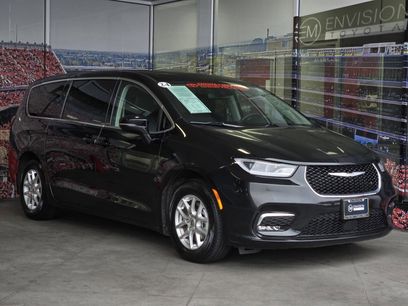 Used 2024 Chrysler Pacifica Touring-L