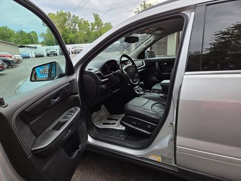 Used 2017 Chevrolet Traverse LT AWD/4WD image 12