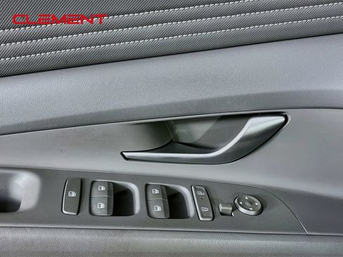 Used 2025 Hyundai Elantra SEL FWD image 25