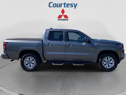 Used 2022 Nissan Frontier SV AWD/4WD image 8
