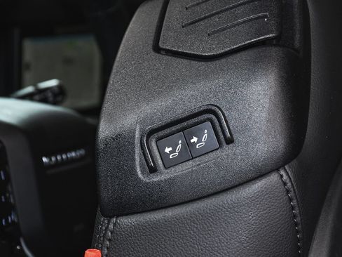 Used 2023 Land Rover Defender 90 X-Dynamic SE AWD/4WD image 49