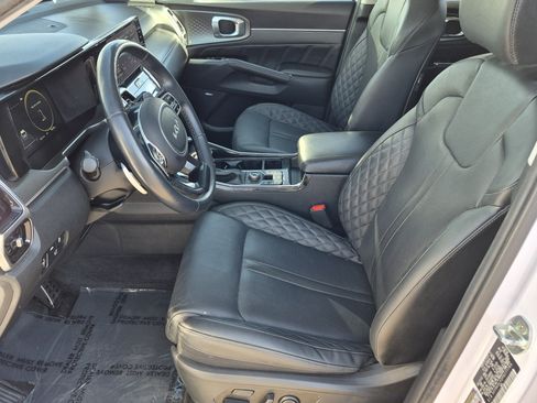 Used 2023 Kia Sorento SX AWD/4WD image 16