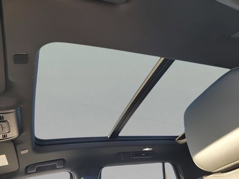 Used 2021 Chevrolet Tahoe LT image 14