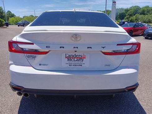 Used 2025 Toyota Camry SE FWD image 5