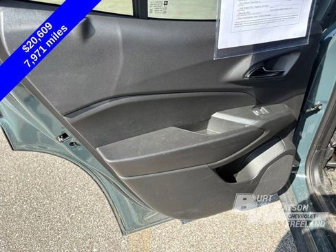 Used 2025 Chevrolet Trax LS w/ LS Convenience Package FWD image 25