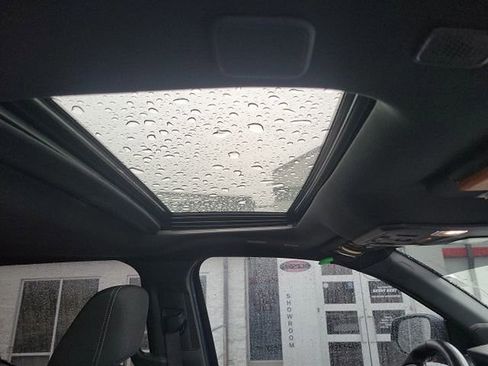 Used 2024 Toyota Tacoma TRD Sport w/ TRD Sport Upgrade Package image 12