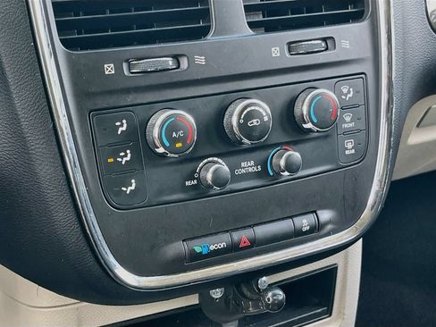 Used 2011 Dodge Grand Caravan Express FWD image 14