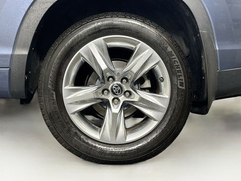 Used 2019 Toyota Highlander Limited image 11
