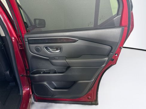 Used 2025 Honda Pilot Elite image 33