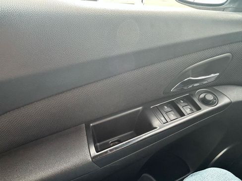 Used 2012 Chevrolet Cruze LT FWD image 25