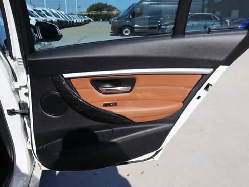 Used 2017 BMW 330i Sedan image 16